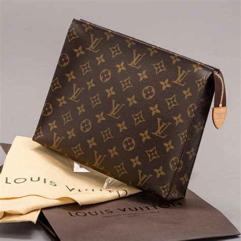 toile louis vuitton cuir|louis vuitton toiletry pouch.